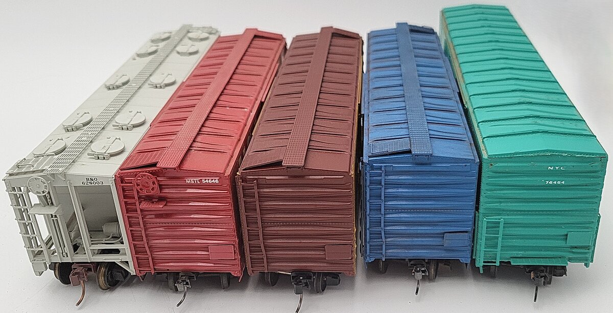 American Models & Other S Scale Assorted Freight Cars: 26910, 516153, 54646, [5] EX