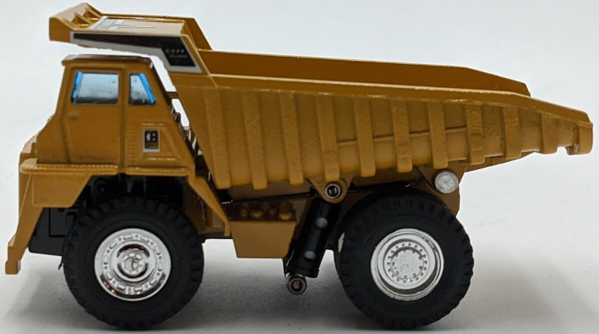 Shinsei 4140 1:90 Caterpillar 777 Dump Truck NIB