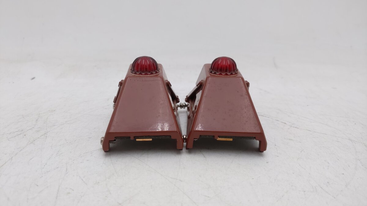 Lionel 6-2283 O/O27 Gauge Die-Cast Illuminated Bumpers (Set of 2) EX