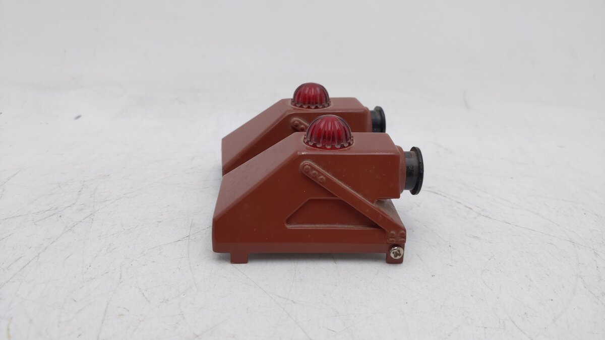 Lionel 6-2283 O/O27 Gauge Die-Cast Illuminated Bumpers (Set of 2) EX