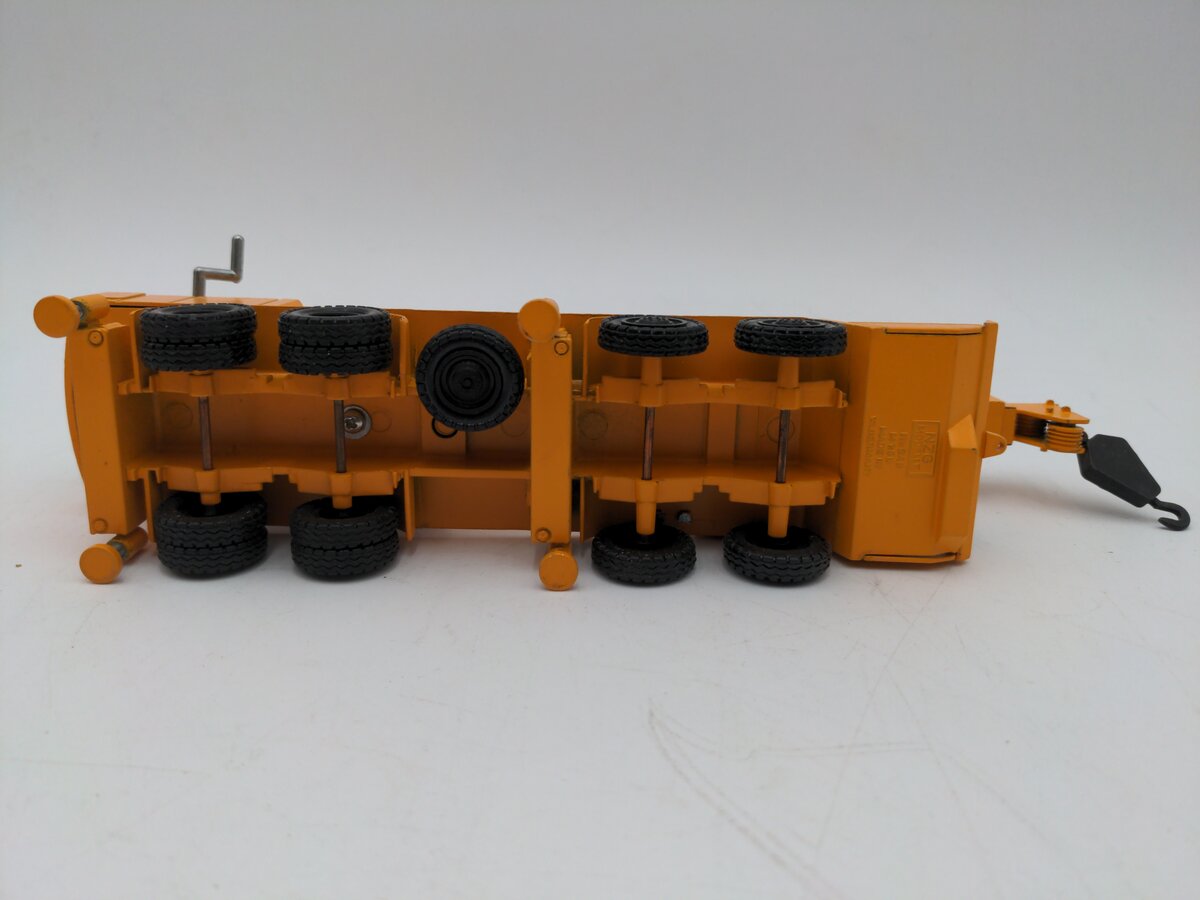 NZG 240 1:50 Demag HC130 Telescopic Truck Crane EX/Box
