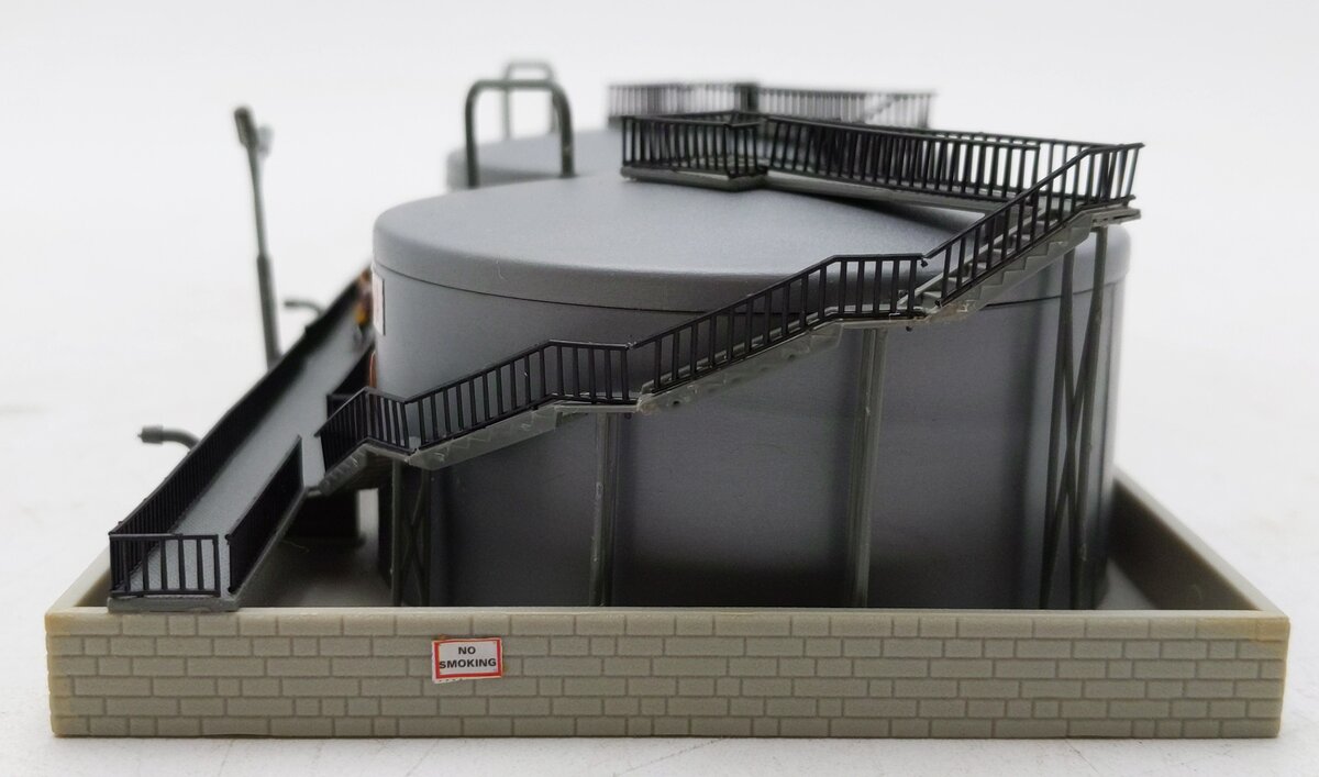 Model Power 2592 N Scale Shell Twin Oil Tanks Built Up EX/Box