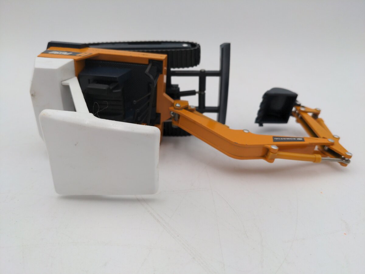 Yonezawa Toys K-59 1:25 Komatsu PC30 Mini Power Excavator EX/Box
