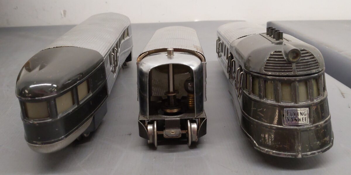 Lionel 616 Vintage O Flying Yankee Passenger Set (616, 617, 618) EX