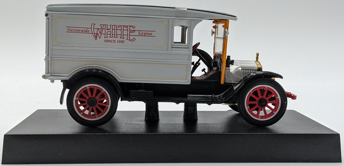 Signature Models 32320 1:32 Nationwide Express 1920 White Delivery Van NIB