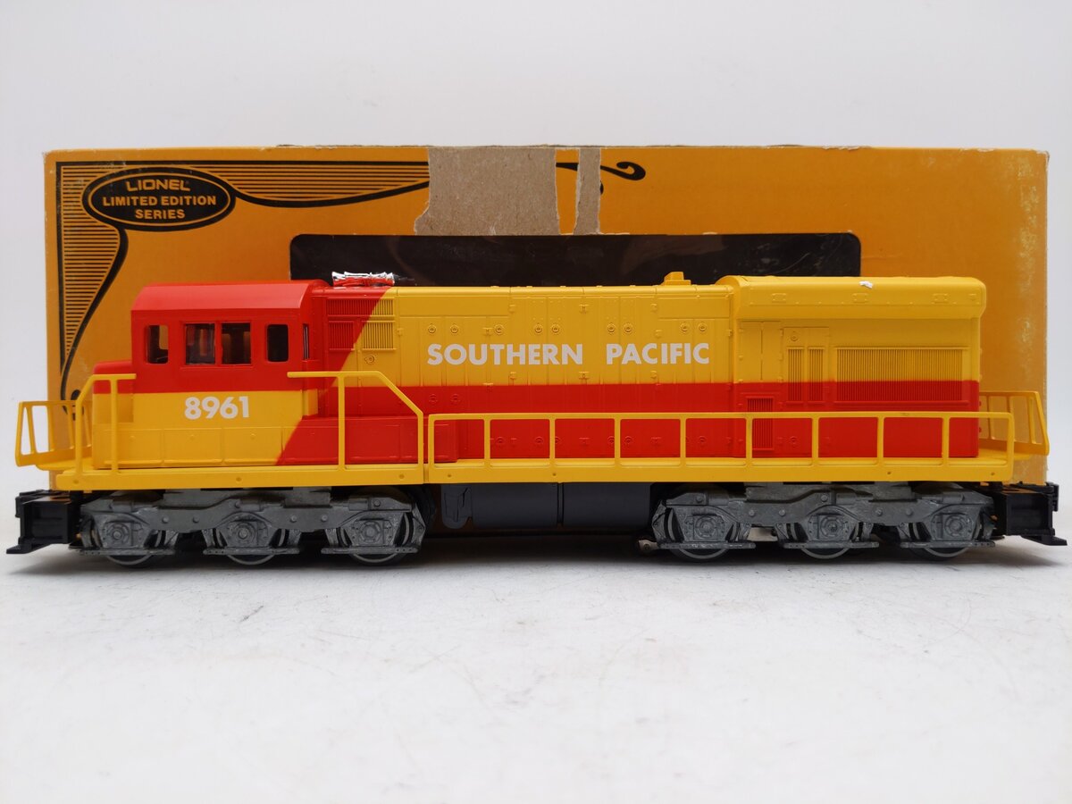 Lionel 6-8961 O Southern Pacific U36C Non-Powered Diesel Locomotive #8961 EX/Box