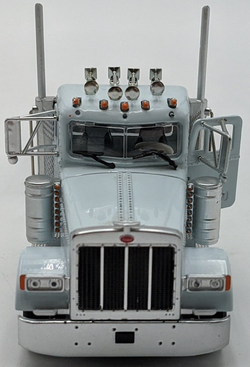 Tonkin 1:53 Peterbilt 379 White Day Cab VG/Box