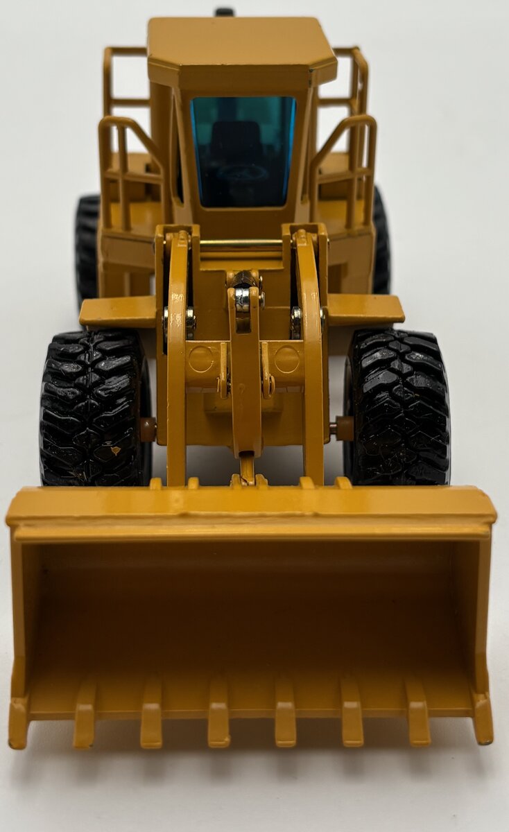 NZG 237 1:50 Caterpillar 966E Wheel Loader LN/Box
