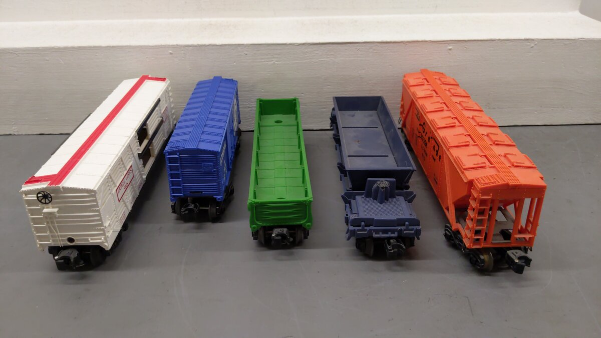 Lionel O Gauge Assorted Train Cars [5] VG