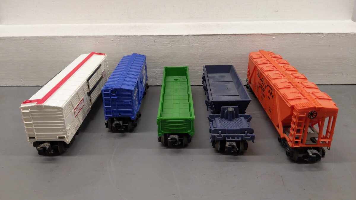 Lionel O Gauge Assorted Train Cars [5] VG