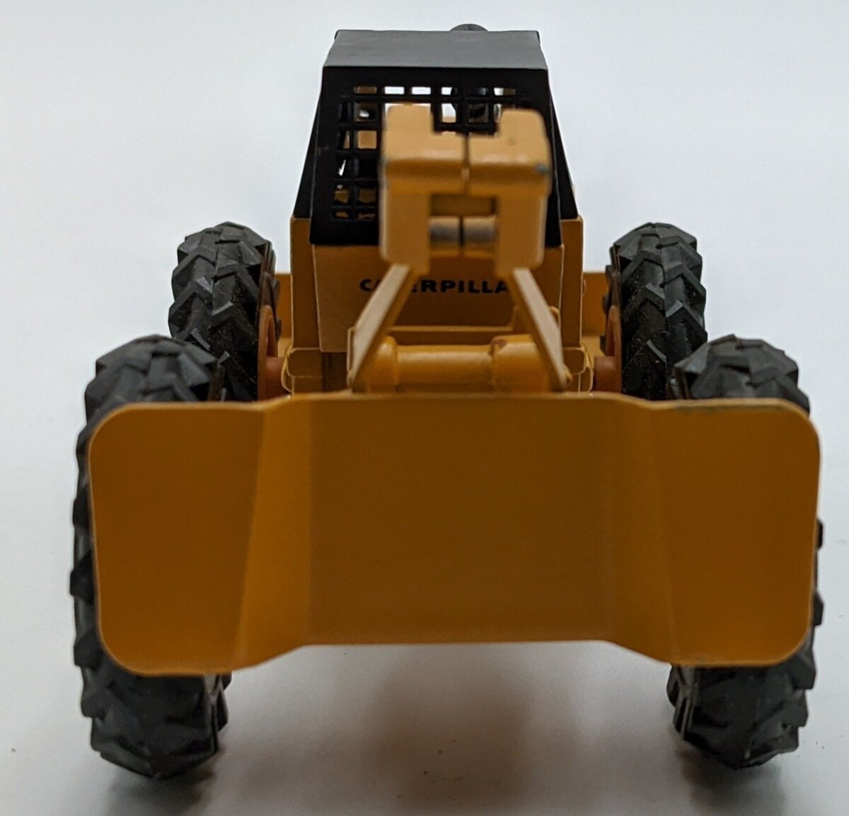 NZG 220 1:50 Caterpillar 528 Log Skidder NIB