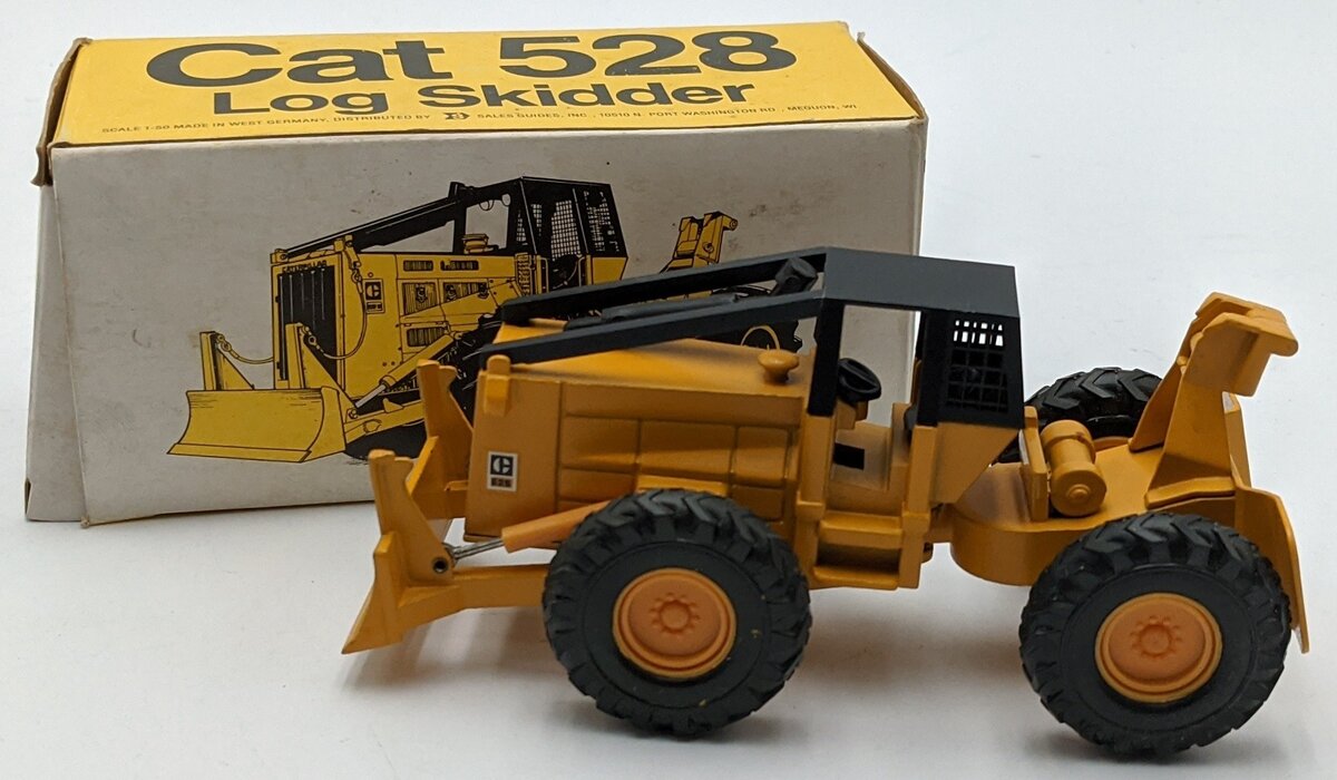 NZG 220 1:50 Caterpillar 528 Log Skidder NIB