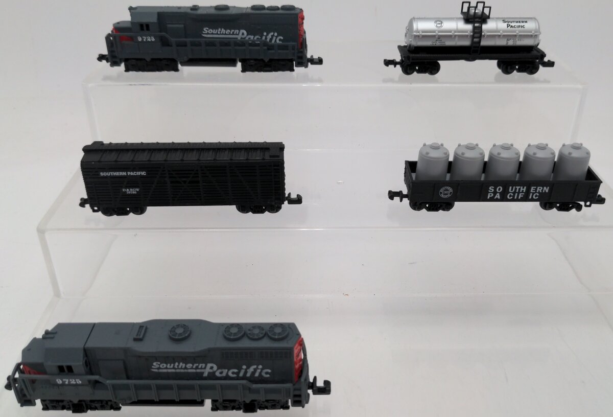 N Scale Assorted Non-Powered Diesels & Freight Cars [5] EX/Box