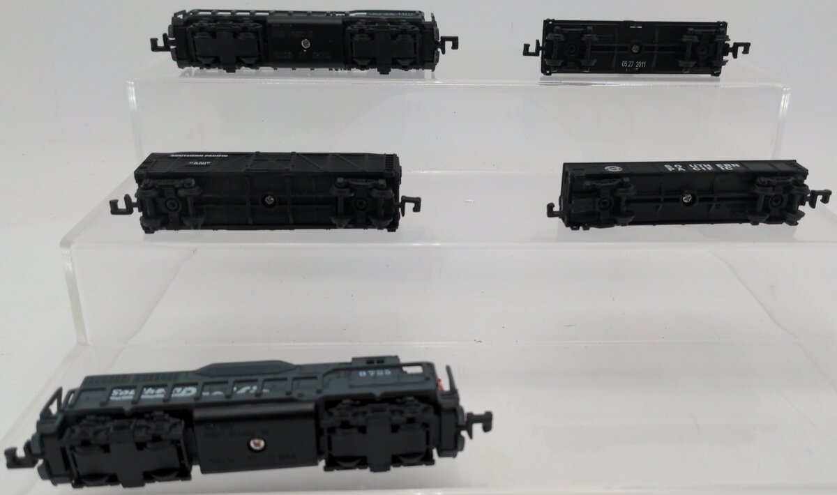 N Scale Assorted Non-Powered Diesels & Freight Cars [5] EX/Box