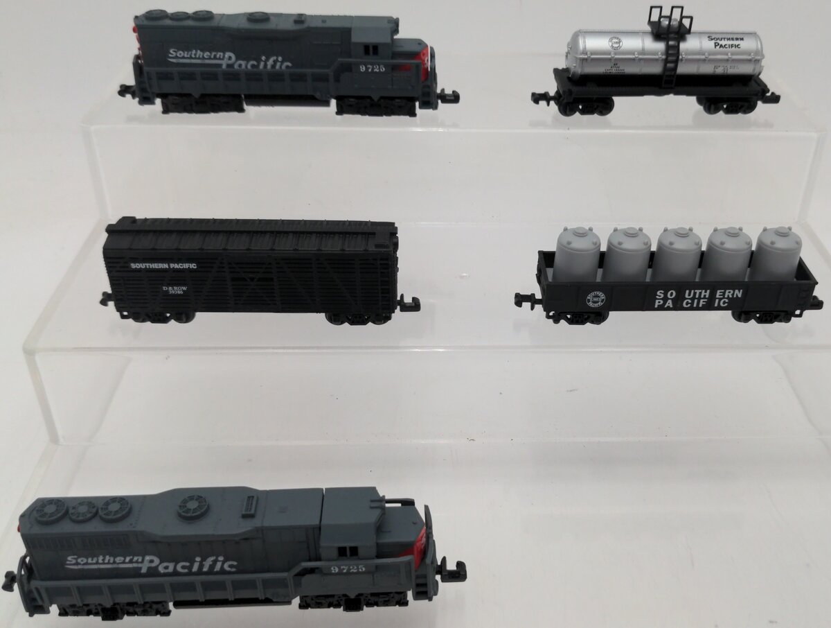 N Scale Assorted Non-Powered Diesels & Freight Cars [5] EX/Box