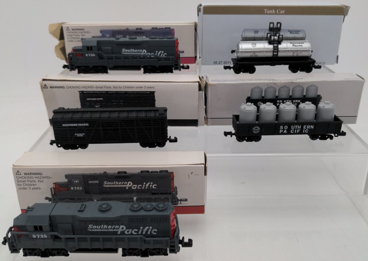 N Scale Assorted Non-Powered Diesels & Freight Cars [5] EX/Box