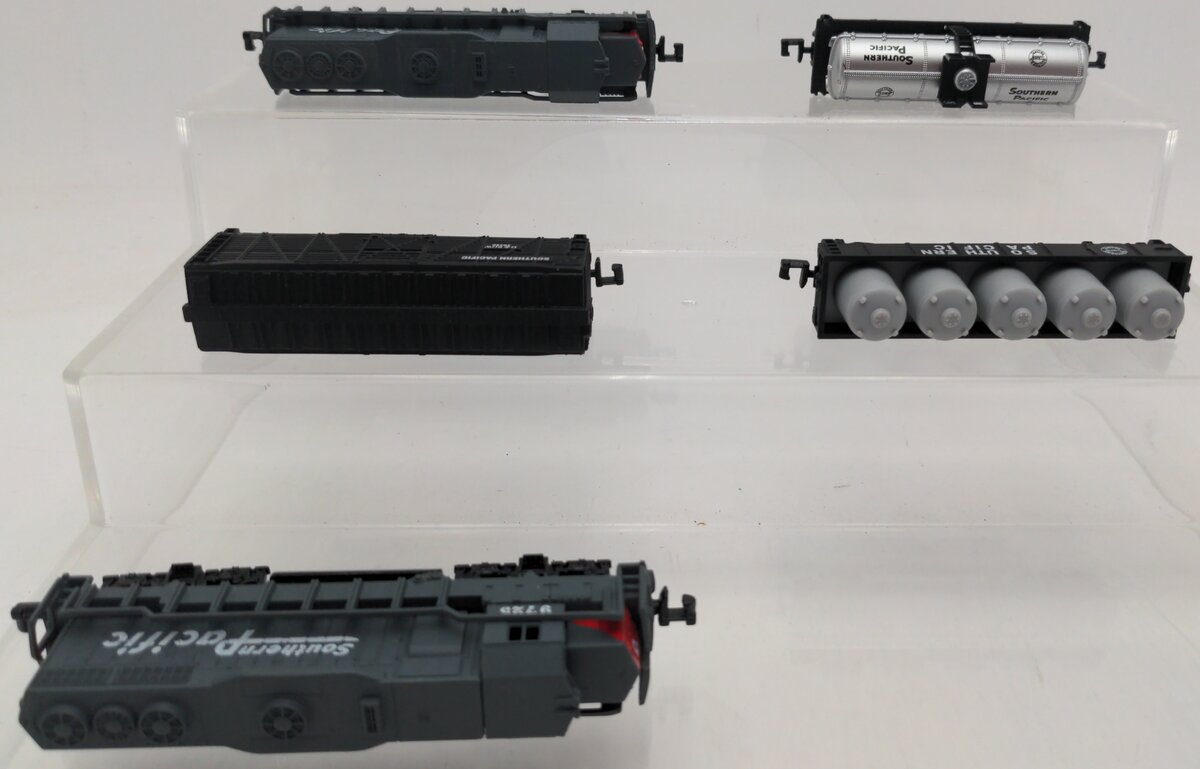 N Scale Assorted Non-Powered Diesels & Freight Cars [5] EX/Box