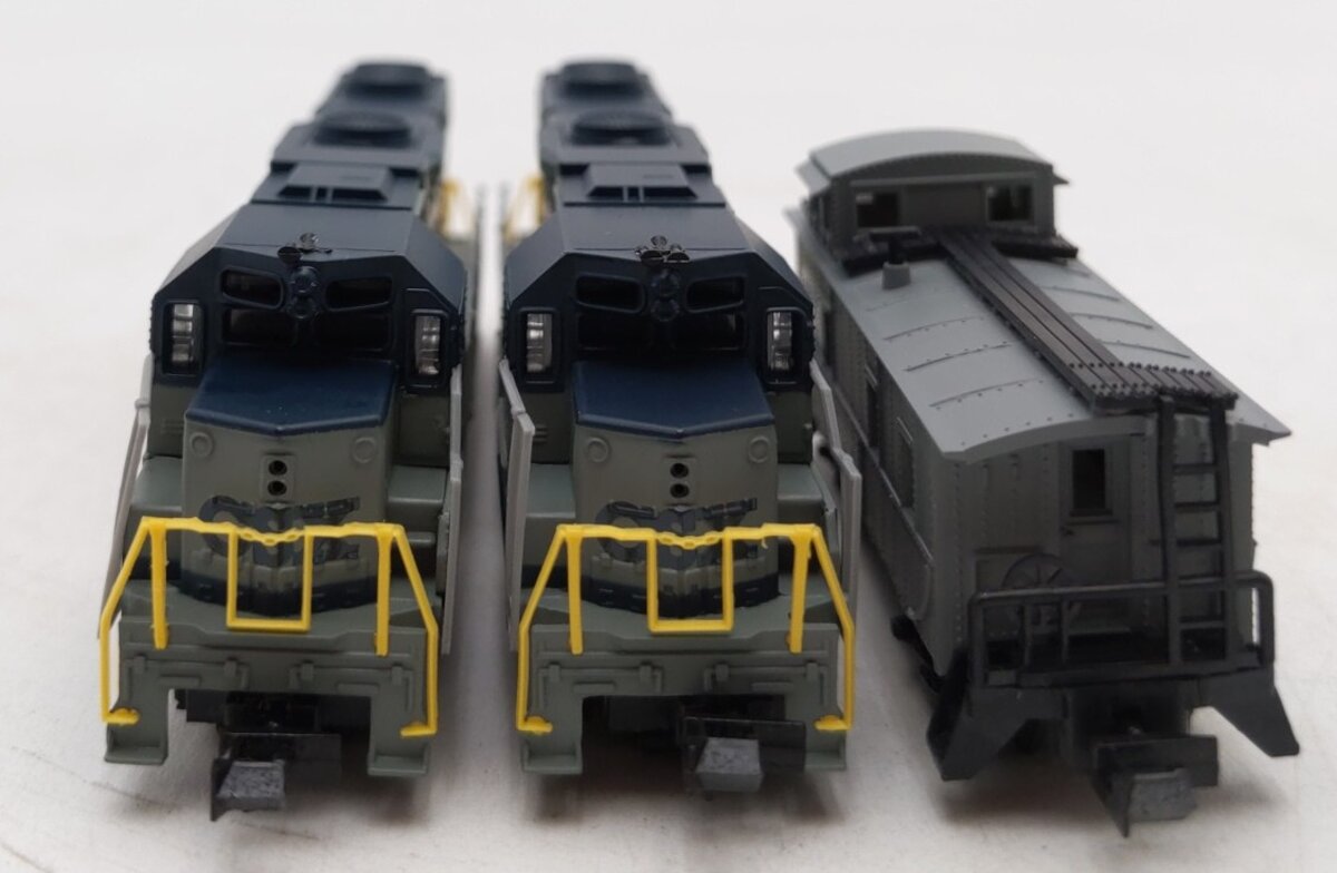 Life Like 7628 39162 N Scale CSX GP38 Locomotive, Dummy Unit & Caboose LN/Box
