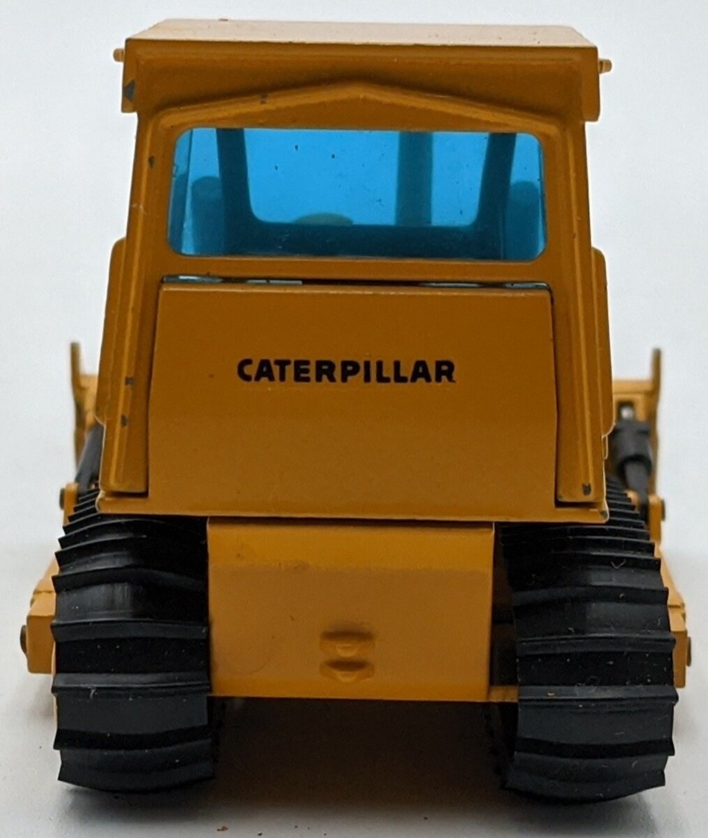 NZG 205 1:50 Scale Caterpillar D4E Bulldozer