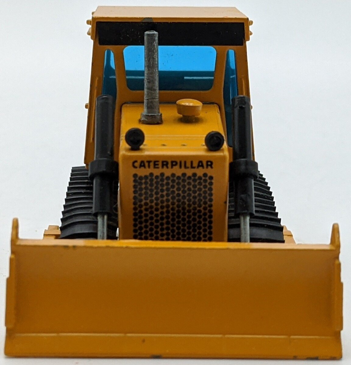 NZG 205 1:50 Scale Caterpillar D4E Bulldozer