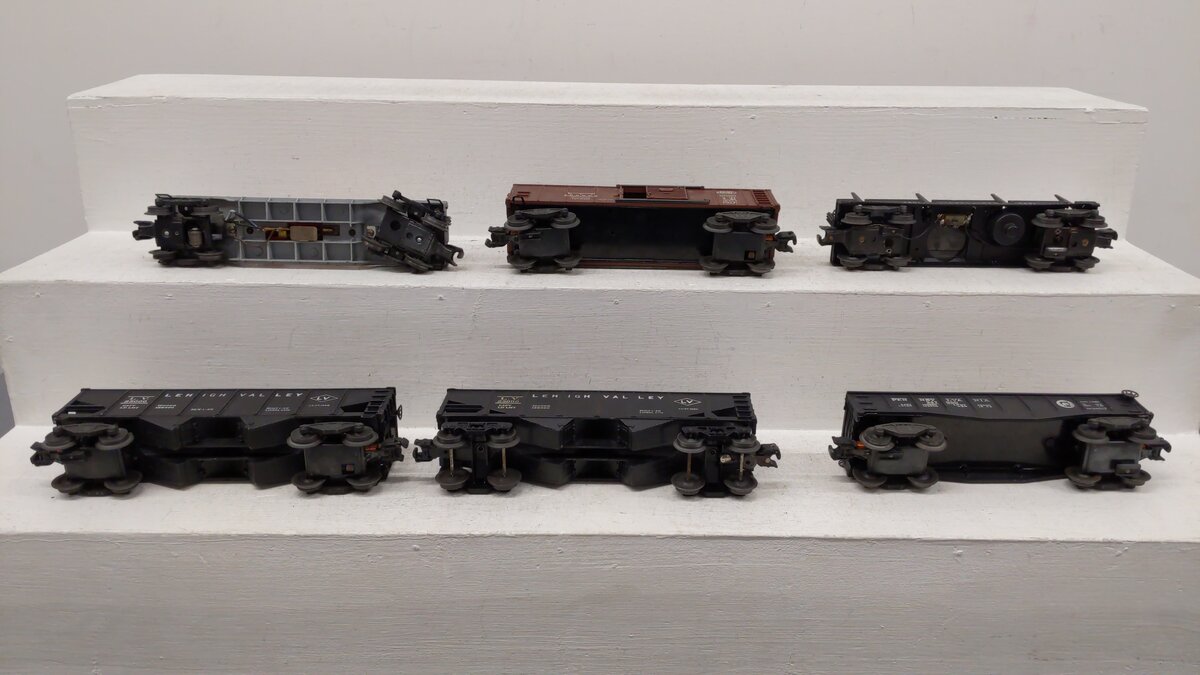 Lionel O Vintage Assorted Train Cars 2-25000, 347000, 159000, 3461, 3520 [6] VG