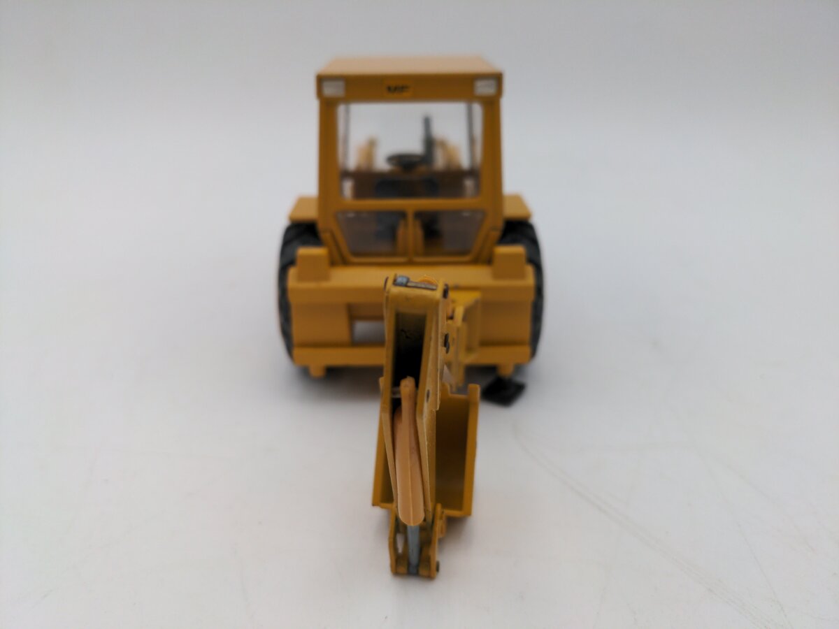 Conrad 2952 1:35 Massey Ferguson 50D Backhoe Loader EX/Box