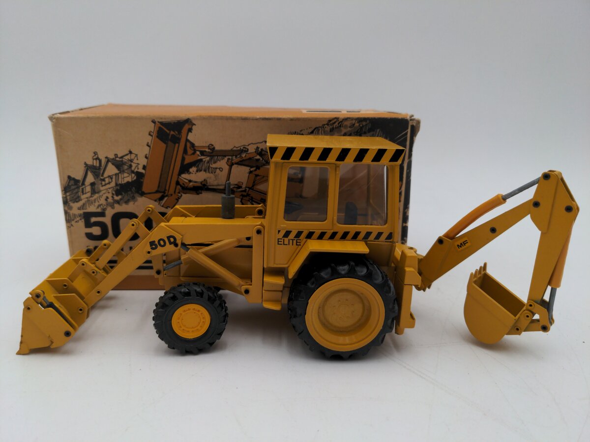 Conrad 2952 1:35 Massey Ferguson 50D Backhoe Loader EX/Box