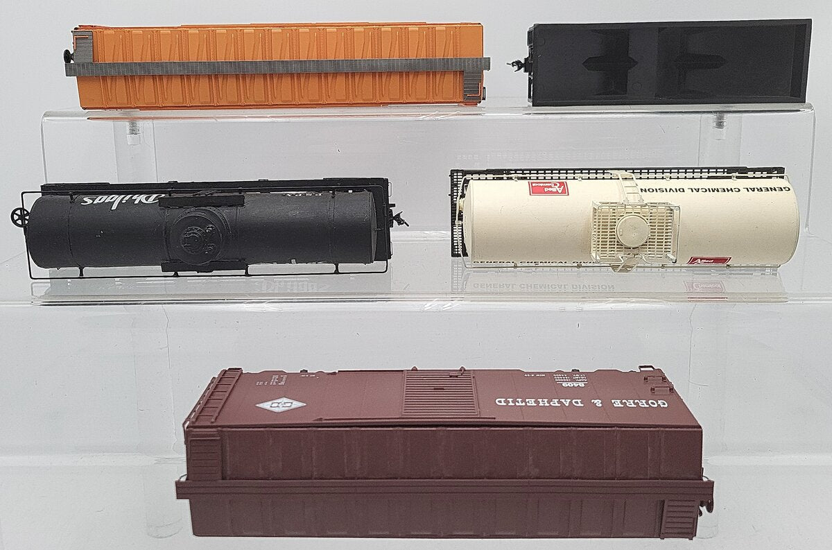 S Scale Assorted Freight Cars: 5340, 2697, 8409, 63797 [5] EX