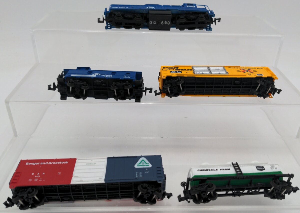 N Scale Assorted Diesel Engine & Freight Cars [5] EX