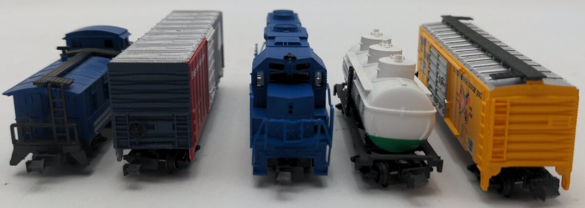 N Scale Assorted Diesel Engine & Freight Cars [5] EX