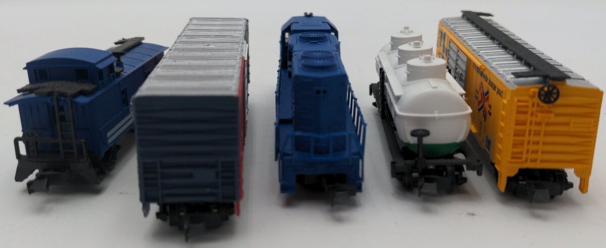 N Scale Assorted Diesel Engine & Freight Cars [5] EX