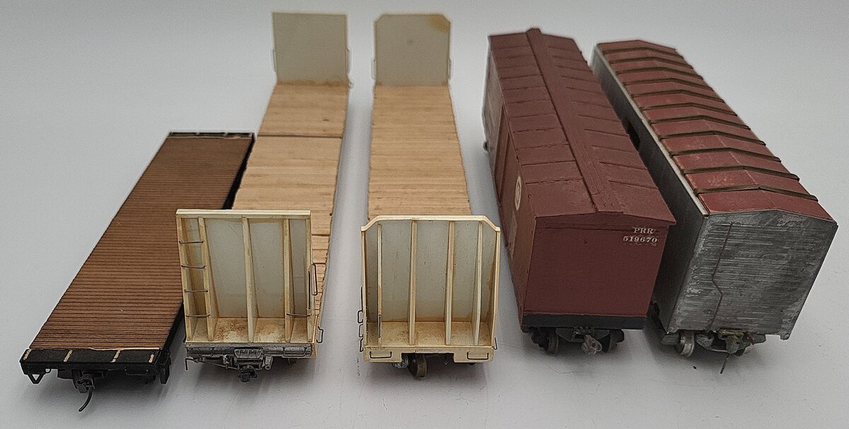 S Scale Assorted Freight Cars: 519670, 102 [5] EX