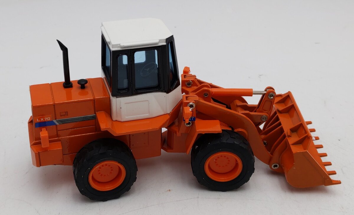 Hitachi 1:40 Scale LX70 Wheel Loader LN/Box