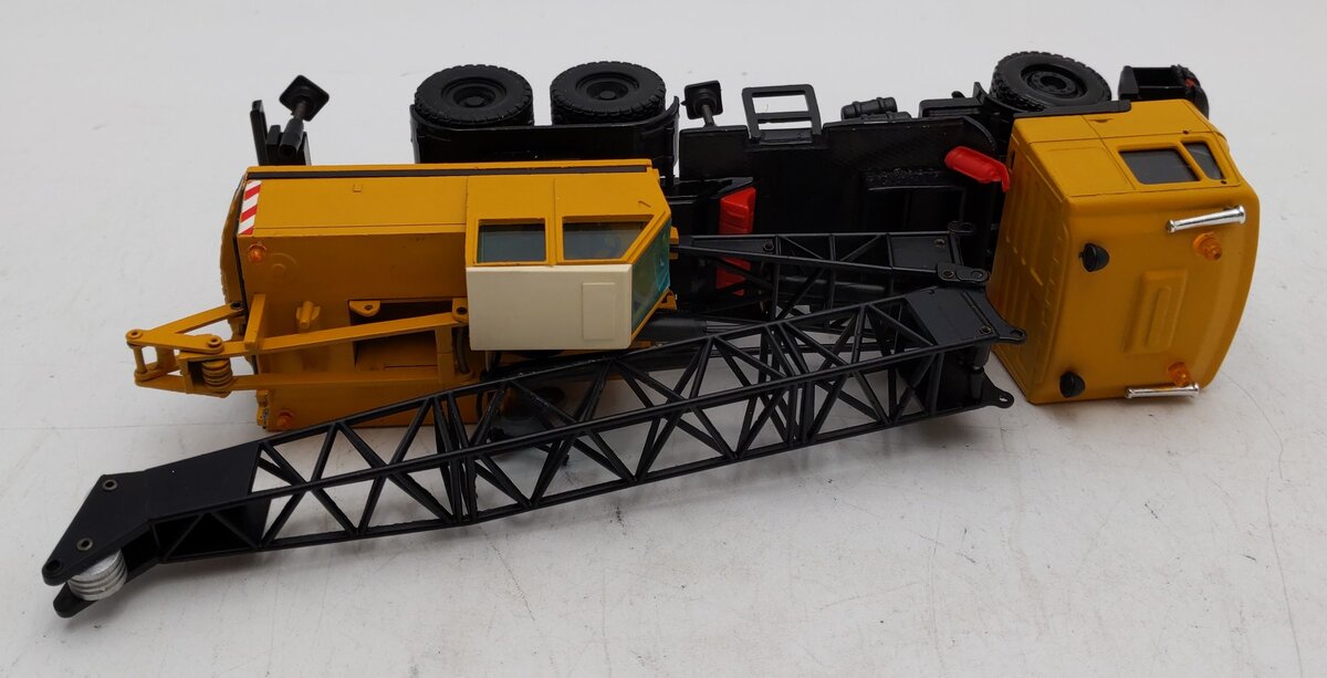Conrad 1:50 Lattice Crane Truck LN/Box