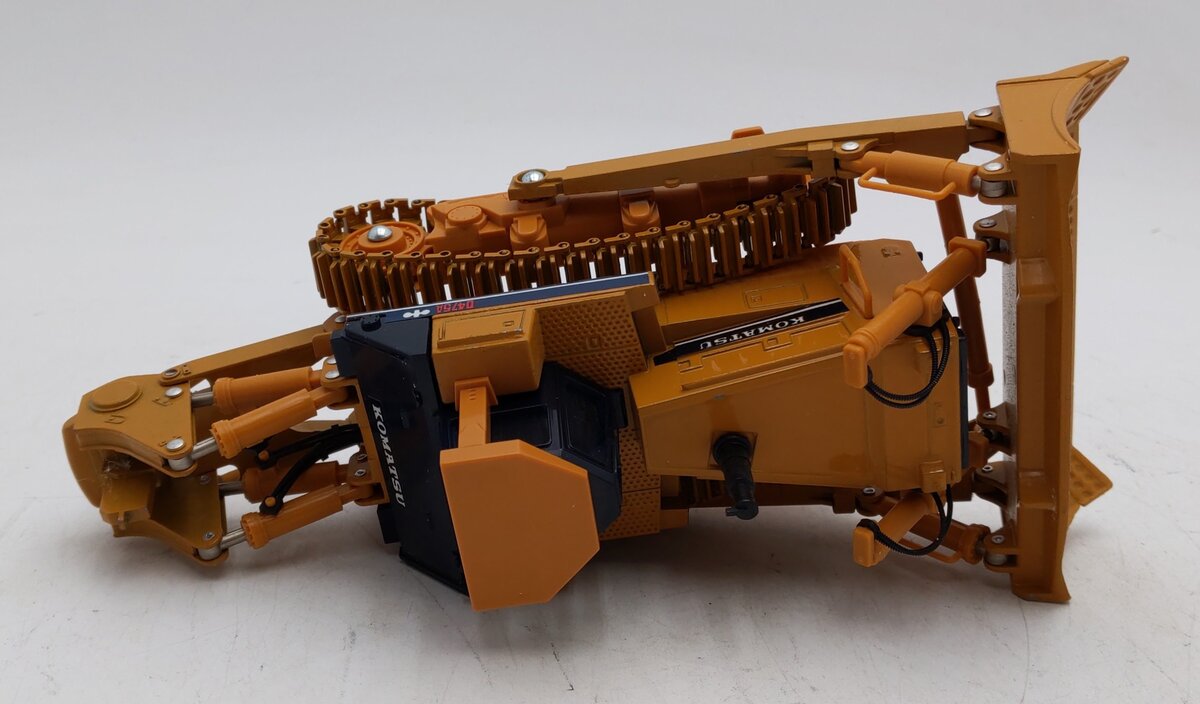 Shinsei D475A 1:50 Komatsu Bulldozer LN/Box
