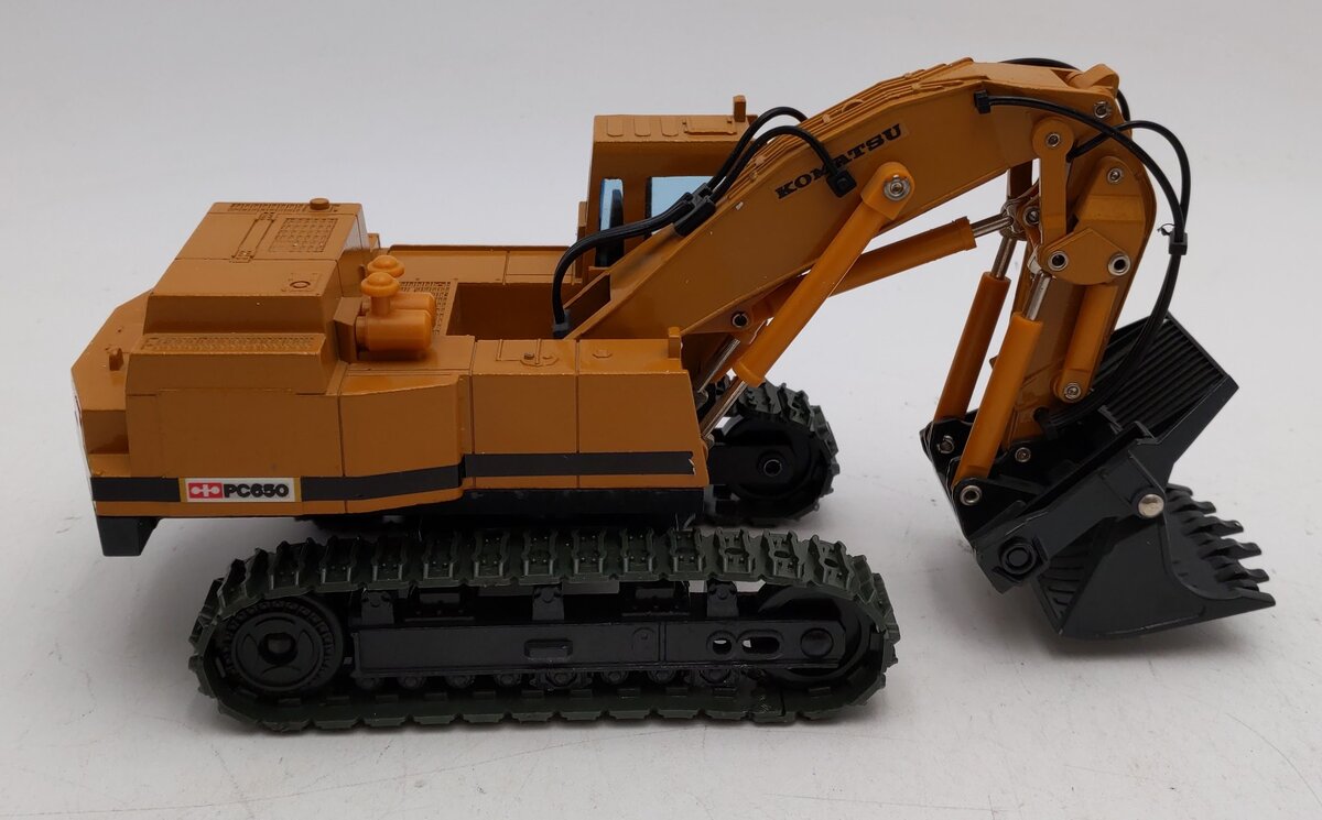 Shinsei 614 1:50 Scale Komatsu PC650 Loading Shovel LN/Box