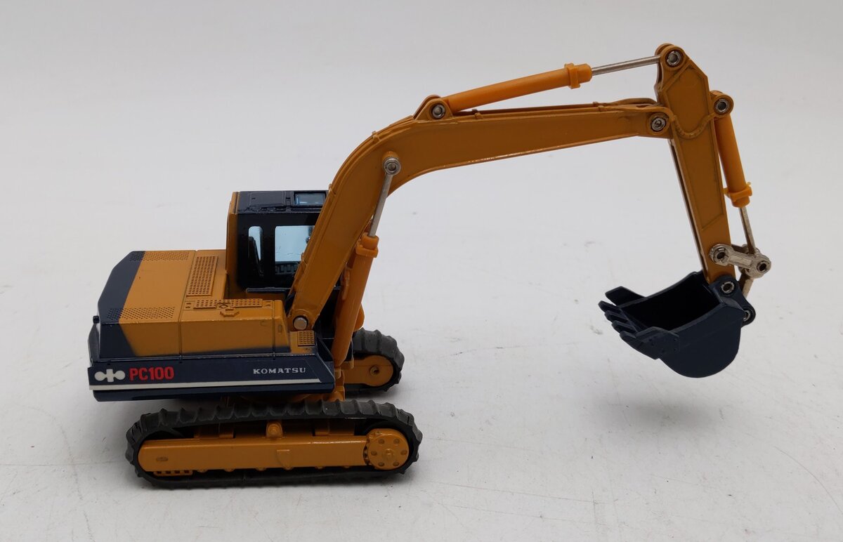 Shinsei SH613 1:48 PC100 Komatsu Hydraulic Excavator LN/Box