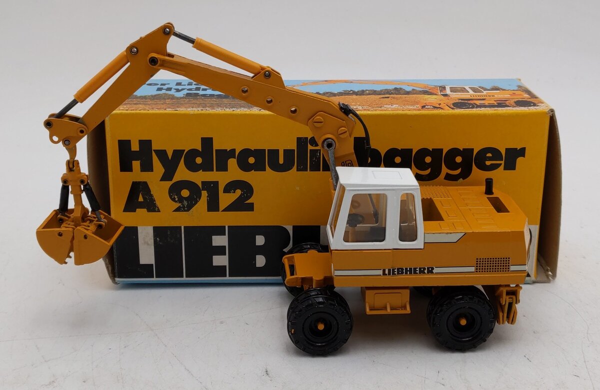 Conrad 1:50 A912 Hydraulic Bagger LN/Box
