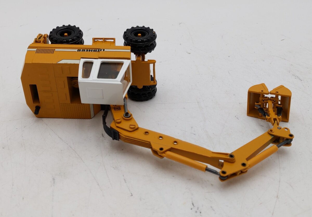 Conrad 1:50 A912 Hydraulic Bagger LN/Box