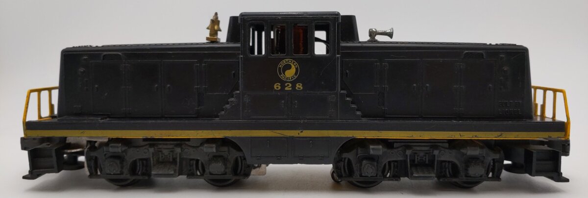 Lionel 628 VIntage O Northern Pacific 44 Ton Diesel Locomotive VG