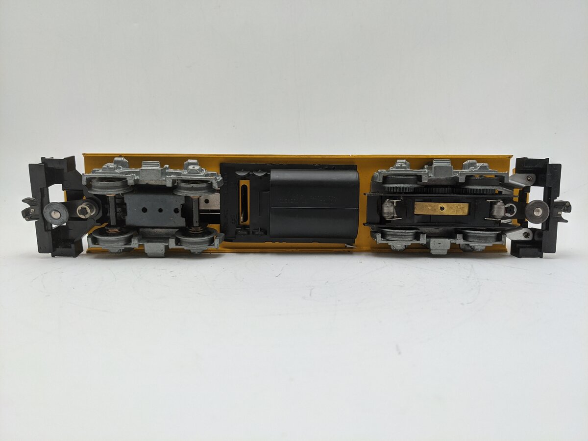 Lionel 6-8857 Northern Pacific U36B Diesel Locomotive EX