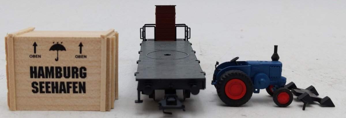 Marklin 46843 Flatcar w/Tractor EX/Box