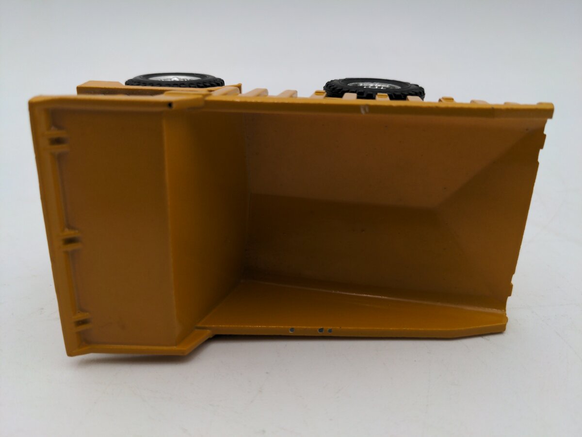 Shinsei 40 1:90 Caterpillar 777 Dump Truck EX