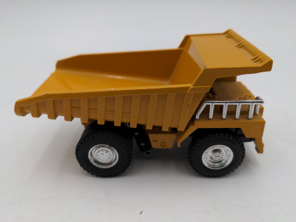 Shinsei 40 1:90 Caterpillar 777 Dump Truck EX