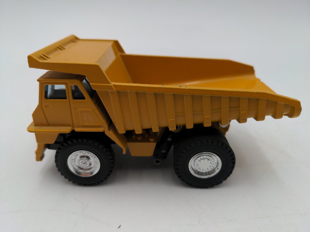 Shinsei 40 1:90 Caterpillar 777 Dump Truck EX
