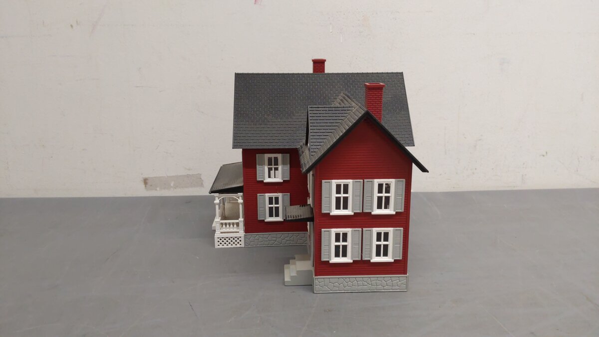 MTH 30-9016 O Red W/Gray Built Up Farm House EX