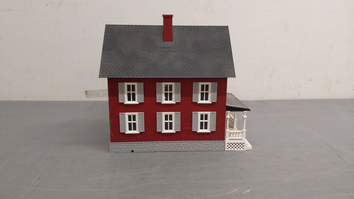 MTH 30-9016 O Red W/Gray Built Up Farm House EX