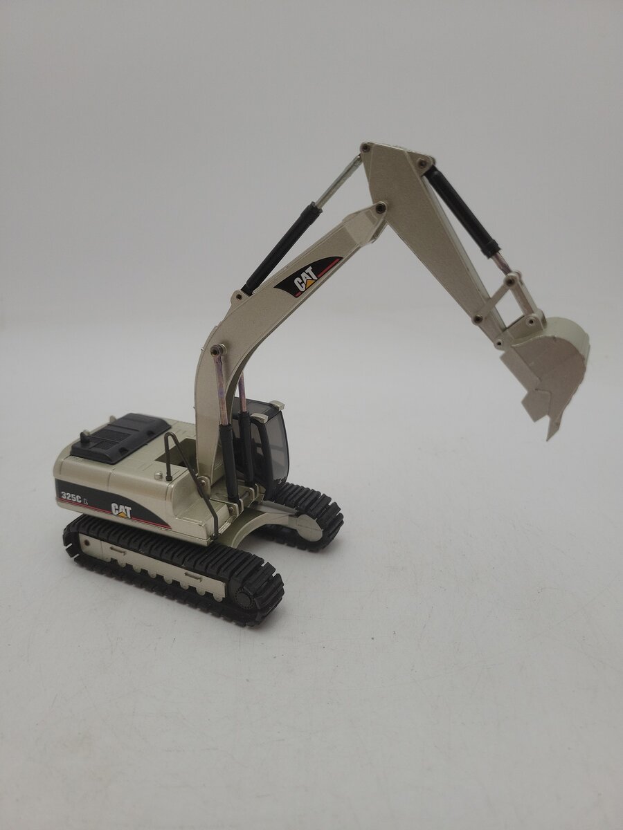 NZG 515 1:50 Scale Silver Caterpillar 325CL Excavator Diecast Model EX/Box