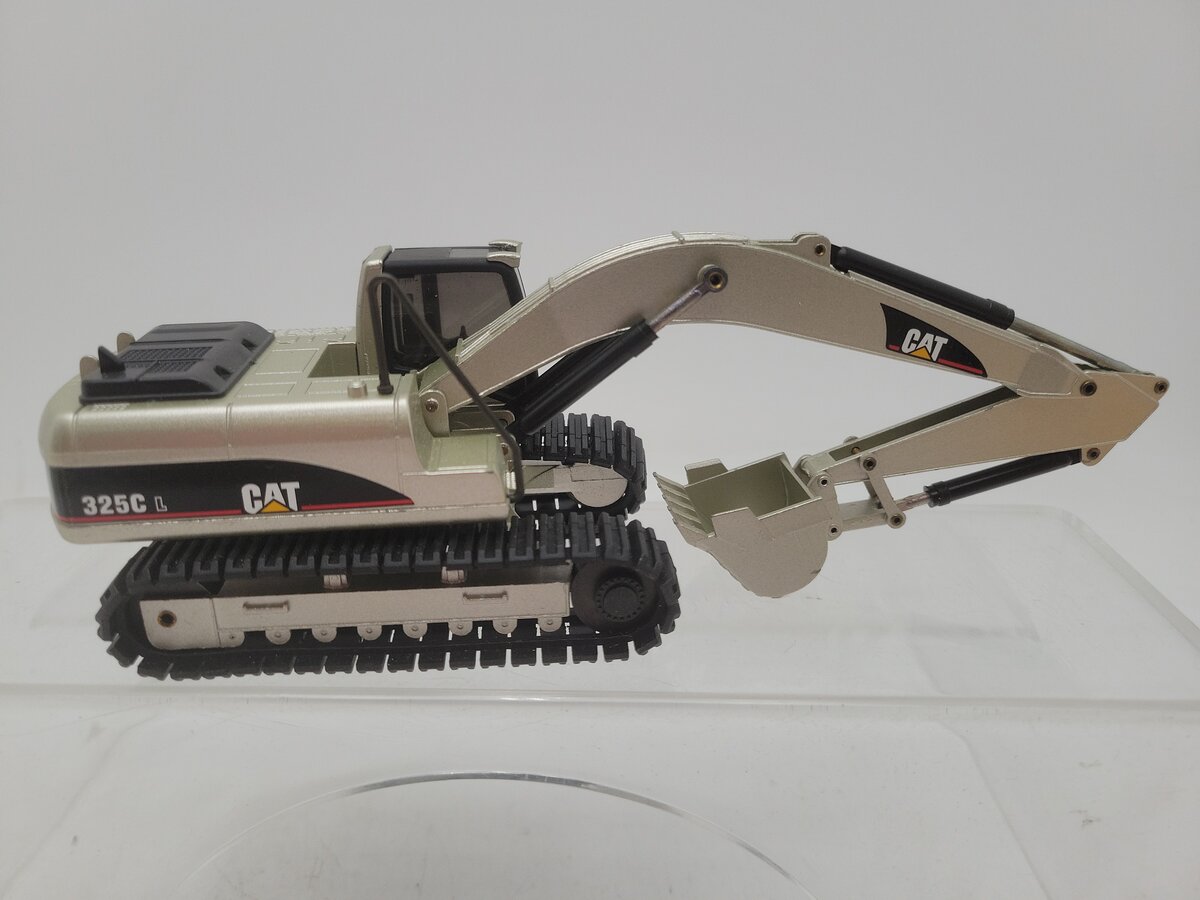 NZG 515 1:50 Scale Silver Caterpillar 325CL Excavator Diecast Model EX/Box