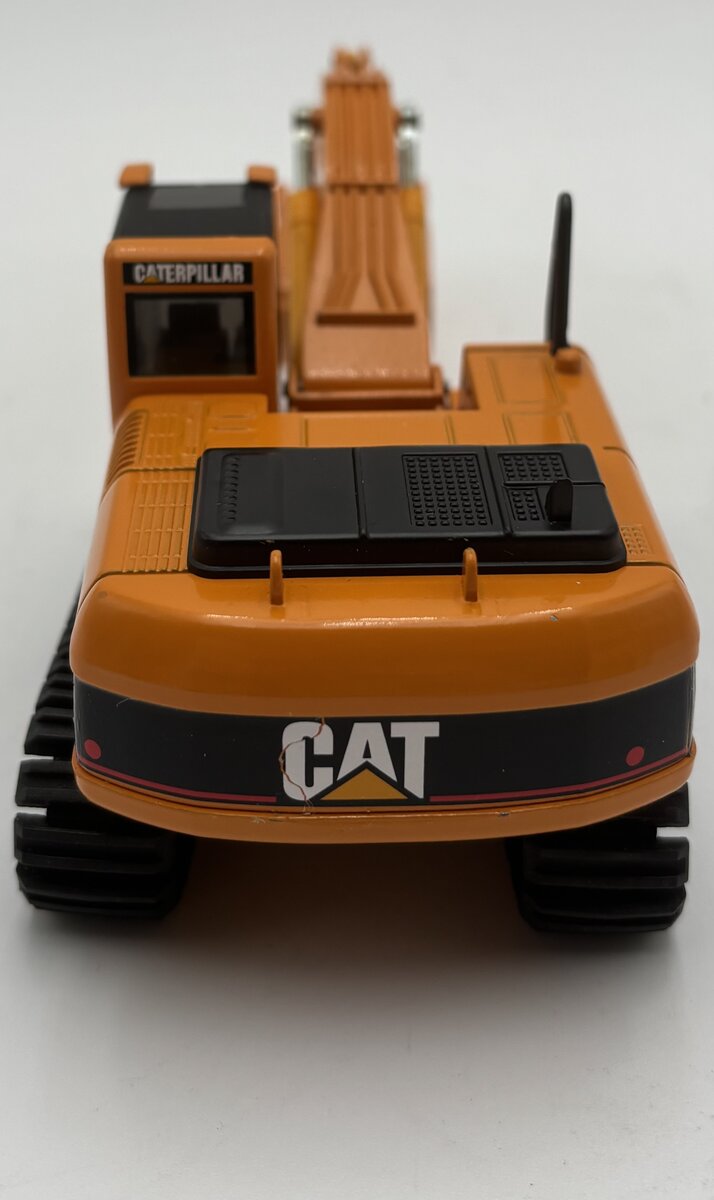 NZG 515 1:50 Caterpillar 325CL Excavator EX/Box
